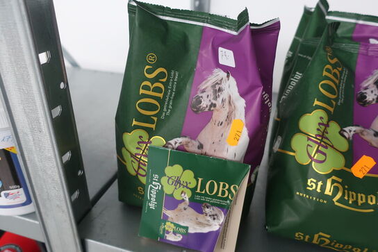 Diverse godbidder til hest