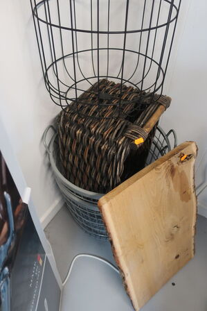 3 stk. kurve, kasse samt træplade