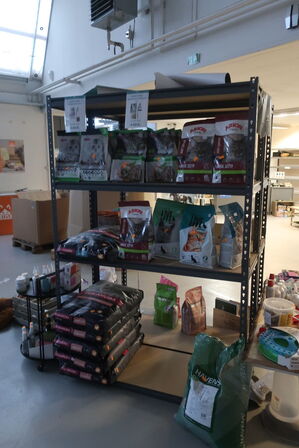 2 stk. lagerreoler uden indhold