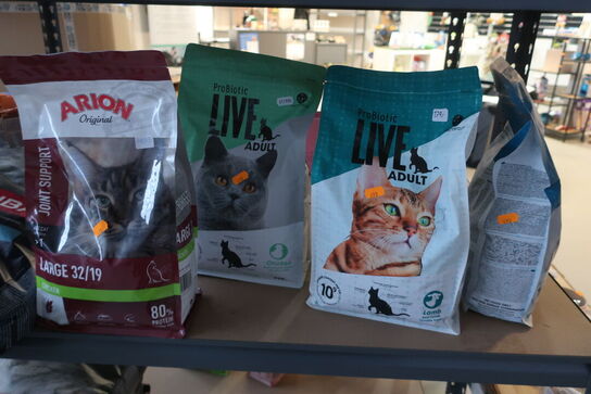 4 ps. Kattefodder ARION og PROBIOTIC 1 kg. 