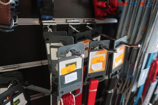 5 stk. halsbånd samt 7 stk. hundeseler