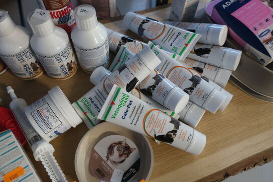 Kosttilskud, slikkemåtter m.v. til katte