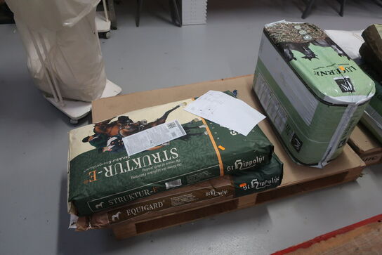 2 ps. Hestefodder ST. HYPPOLYT m.v. 