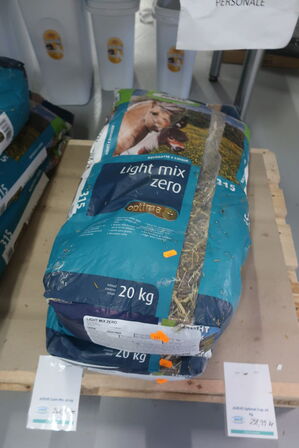 2 ps. Hestefodder AVENE Light mix Zero 20 kg. 