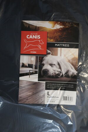 2 stk. madrasser CANIS