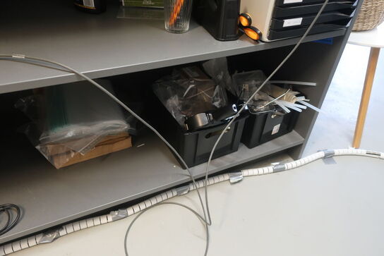 Disk, monitor, tastatur, mus samt håndscanner