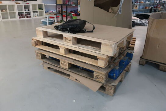 Alle paller i lejemålet UDEN INDHOLD