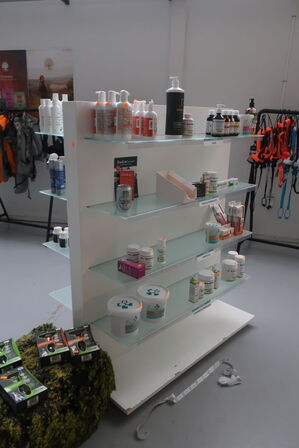 3 stk. butiksreoler uden indhold