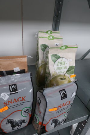 Diverse godbidder til hest