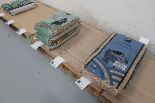 4 ps. Hestefodder EQUIANA