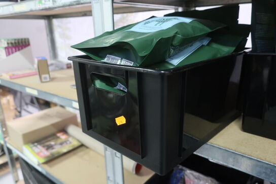 Kasse med diverse godbidder