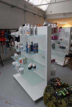 3 stk. butiksreoler uden indhold