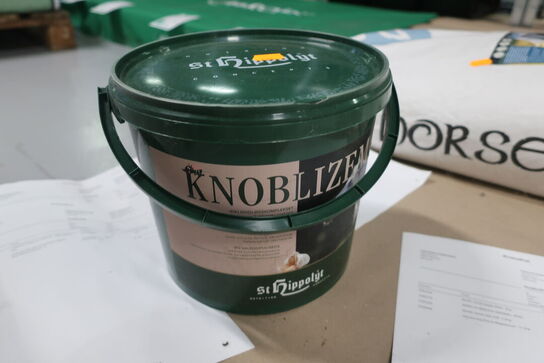 Diverse kosttilskud til hest