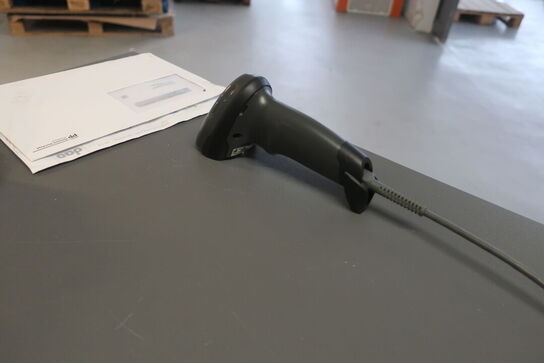 Disk, monitor, tastatur, mus samt håndscanner