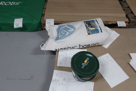 Diverse kosttilskud til hest