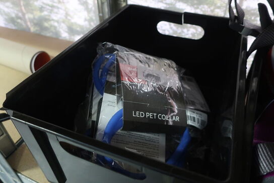 3 ks. Med hundeseler, legetøj m.v. 