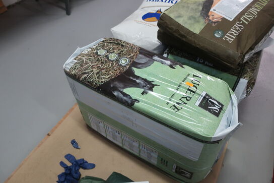 2 ps. Hestefodder ST. HYPPOLYT m.v. 