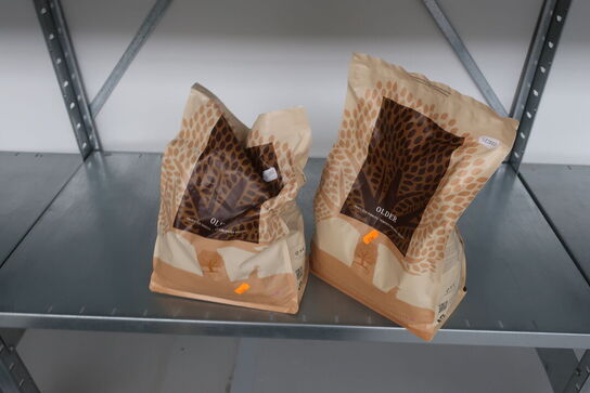 2 ps. Hundefodder ESSENTIAL FOODS Older 2,5 kg. 