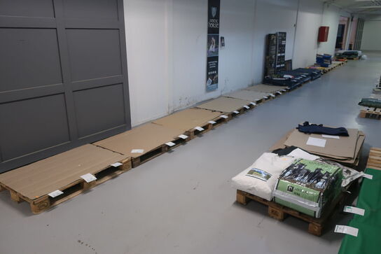 Alle paller i lejemålet UDEN INDHOLD