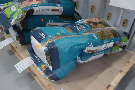 2 ps. Hestefodder AVENE Light mix Zero 20 kg. 