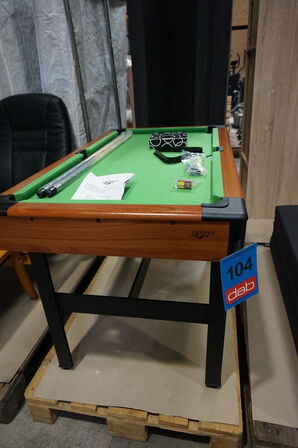 Carromco Billardbord med tilbehør 