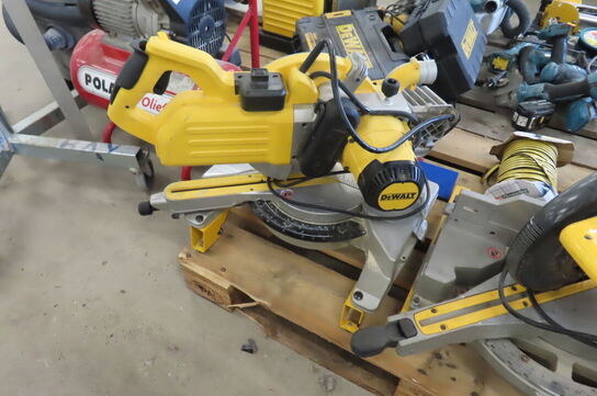 Kap/geringssav DeWalt inkl. Skinne