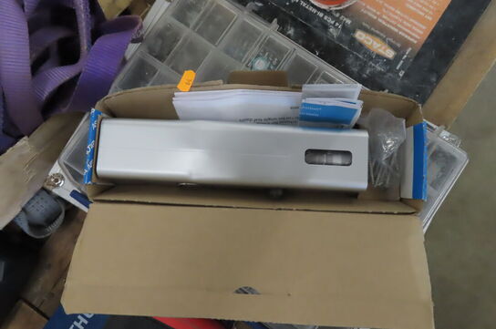 Diverse skruer, bor mv. 