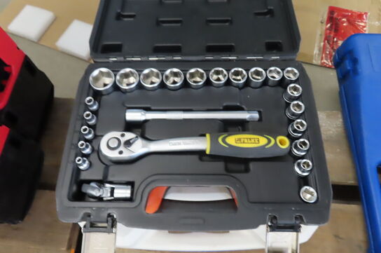 Topnøglesæt + bor mv. 