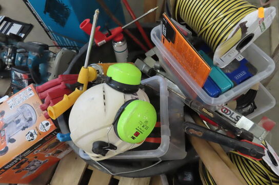 Murebalje inkl. Diverse værktøjer mv. 