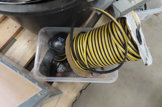 Murebalje inkl. Diverse værktøjer mv. 