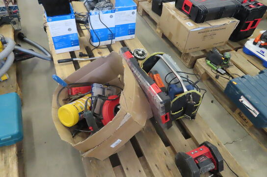 Værktøjskasse med indhold 