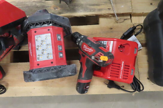 2 stk. elværktøj  MILWAUKEE 