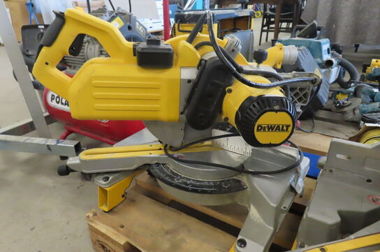 Kap/geringssav DeWalt inkl. Skinne