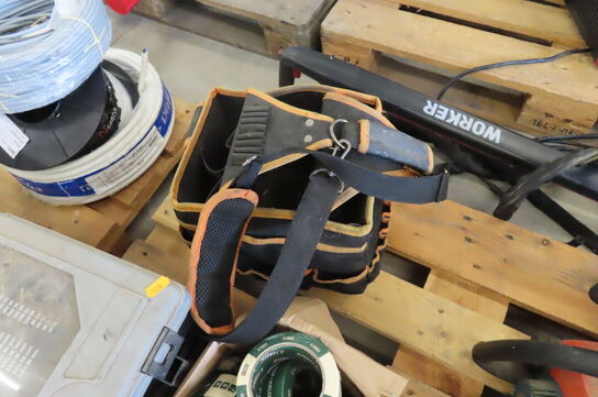 Afdækningstape, værktøjtaske & skruer mv. 