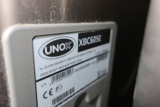 Ovn UNOX XBC605E DEFEKT