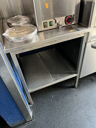 Bord i rustfri stål
