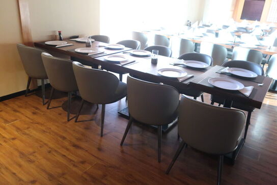 3 borde og 10 nye stole