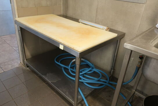 Stålbord og skærebræt