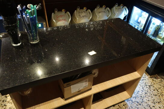 Buffetbord fra baren