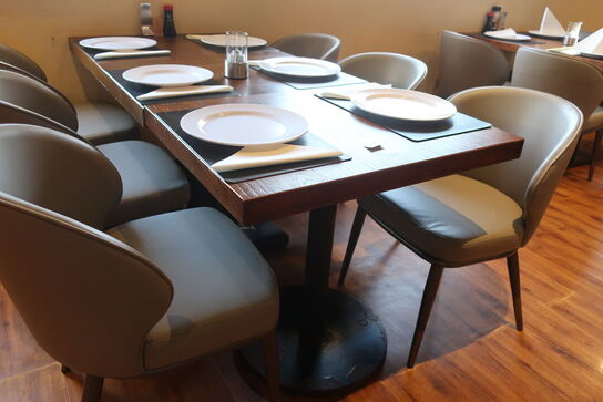 2 borde og 6 nye stole