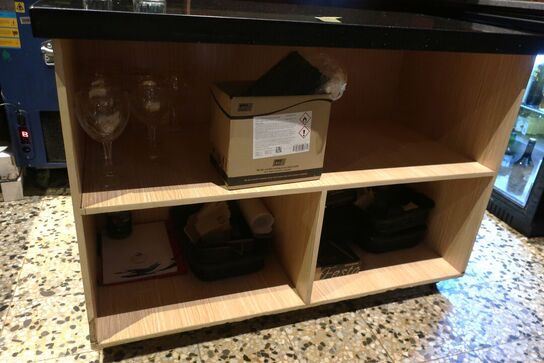 Buffetbord fra baren