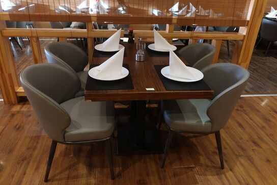 4 borde og 16 nye stole