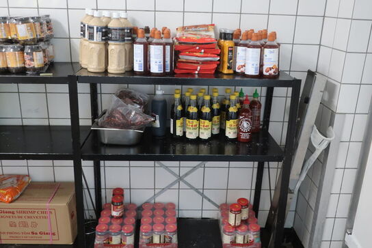 Metalreoler med indhold