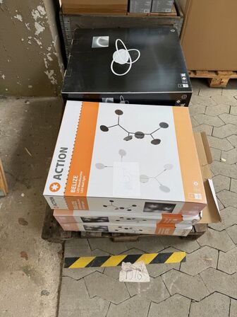 1 stk. palle med varer(ubrugt)