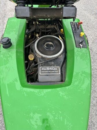 3 hjulet plæneklipper, John Deere F525