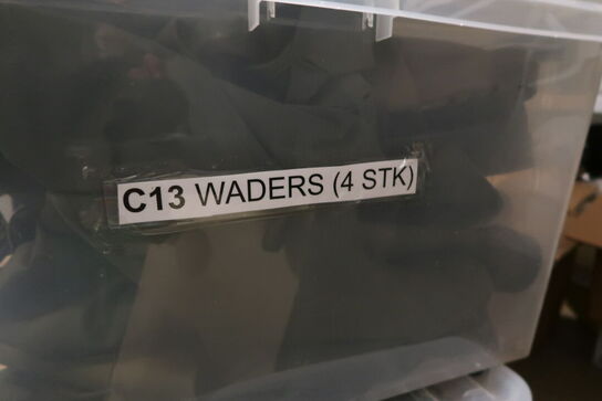 Opbevaringsvogn med div. Redningsveste, røgmaskiner FIRE FOG m.m.