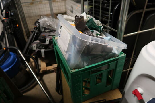 Opbevaringsvogn med indhold