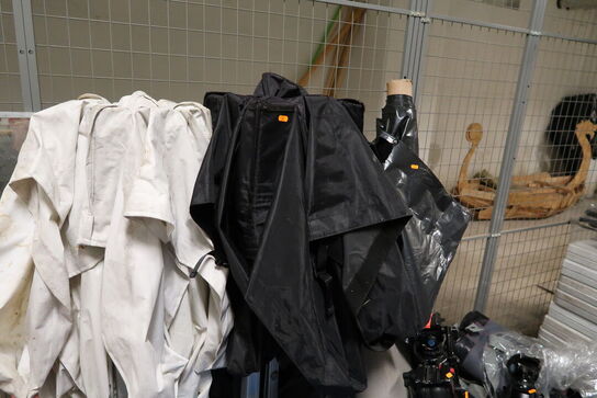 Palle med sandsække samt pavilloner