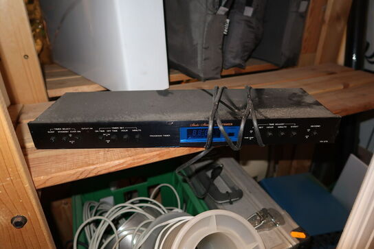 Div. Forstærker bl.a. FISHER TR-275, converter MIDIMAN Flying Cow m.m.