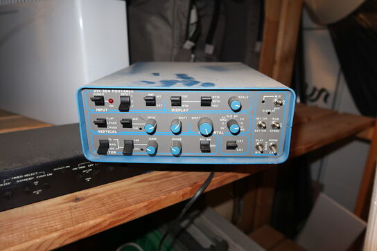 Div. Forstærker bl.a. FISHER TR-275, converter MIDIMAN Flying Cow m.m.